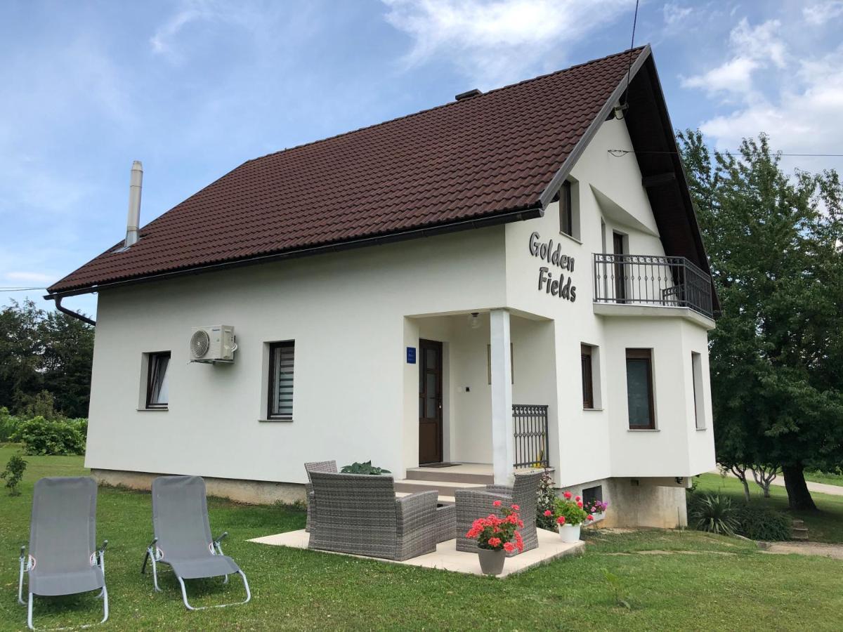Apartment Golden Fields Smoljanac Exterior photo