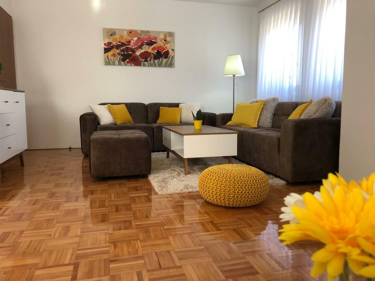 Apartment Golden Fields Smoljanac Exterior photo