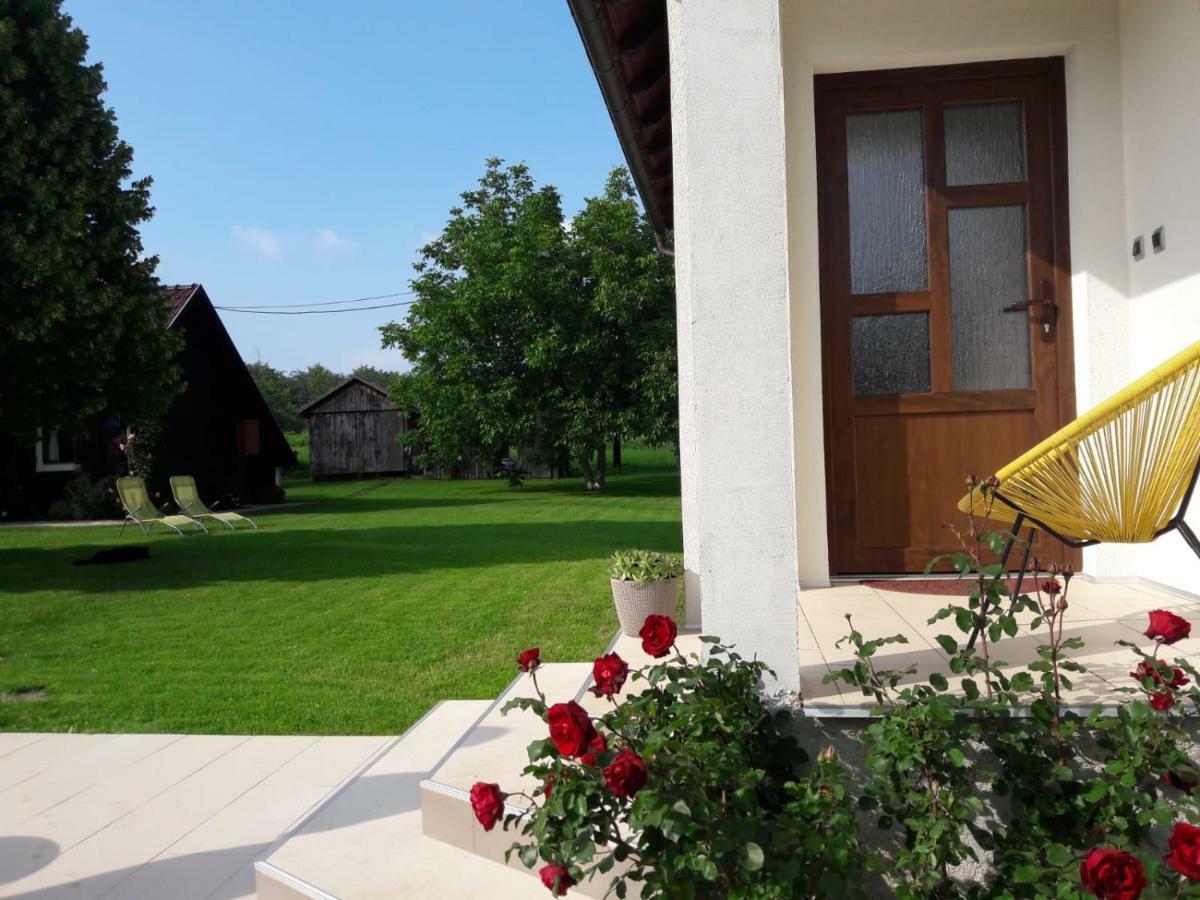 Apartment Golden Fields Smoljanac Exterior photo