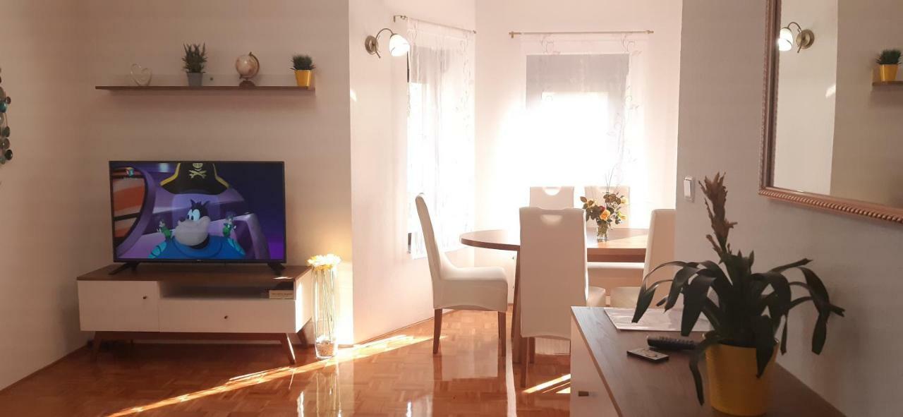 Apartment Golden Fields Smoljanac Exterior photo