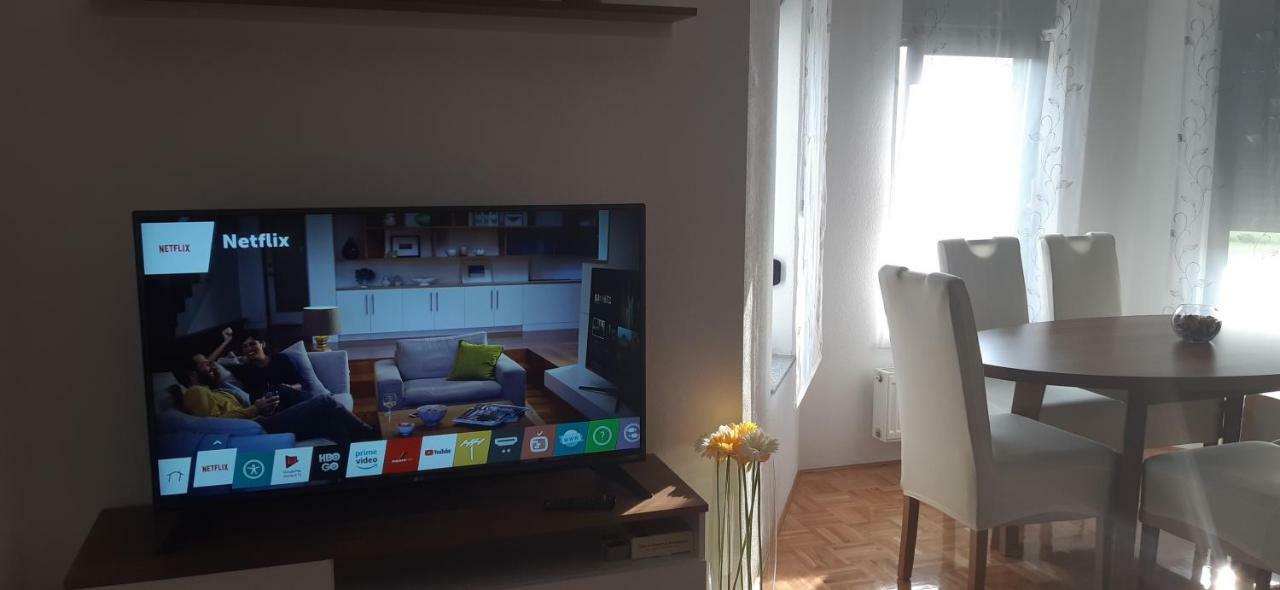 Apartment Golden Fields Smoljanac Exterior photo