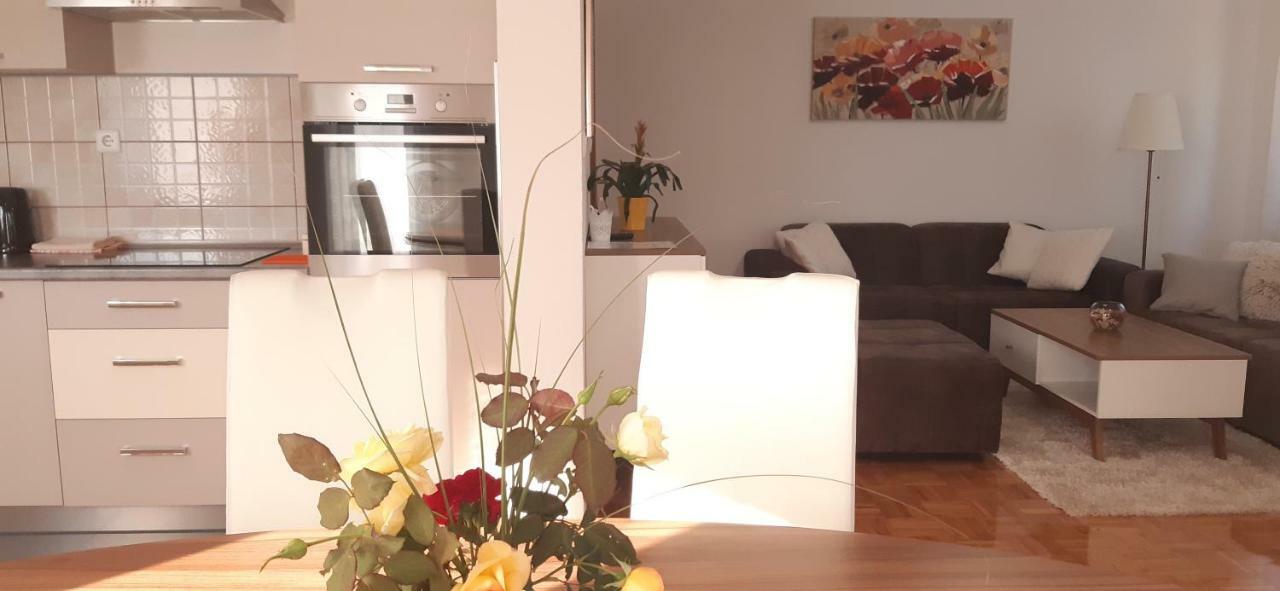 Apartment Golden Fields Smoljanac Exterior photo