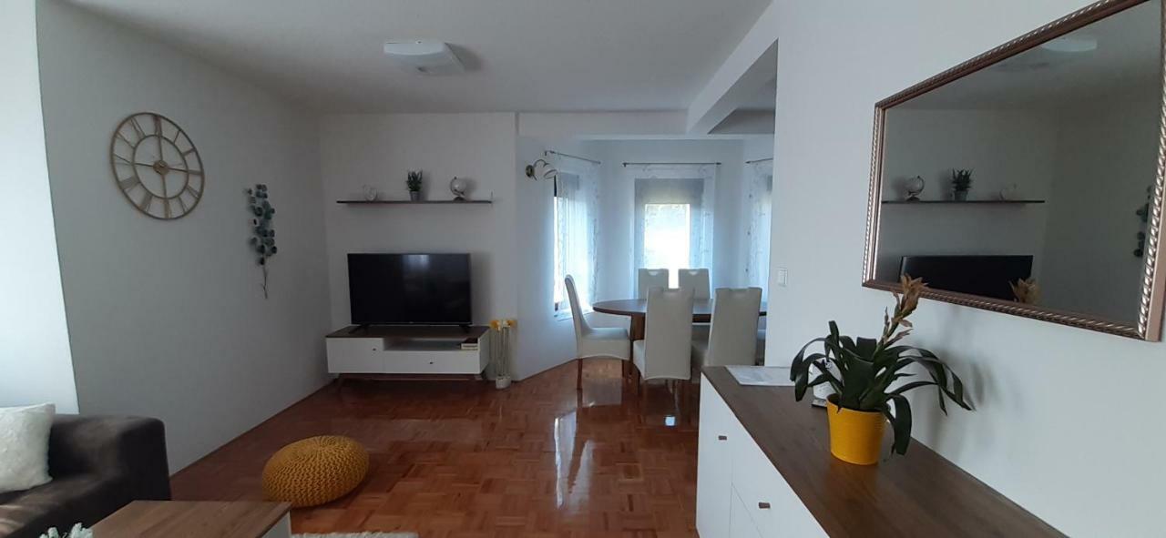 Apartment Golden Fields Smoljanac Exterior photo